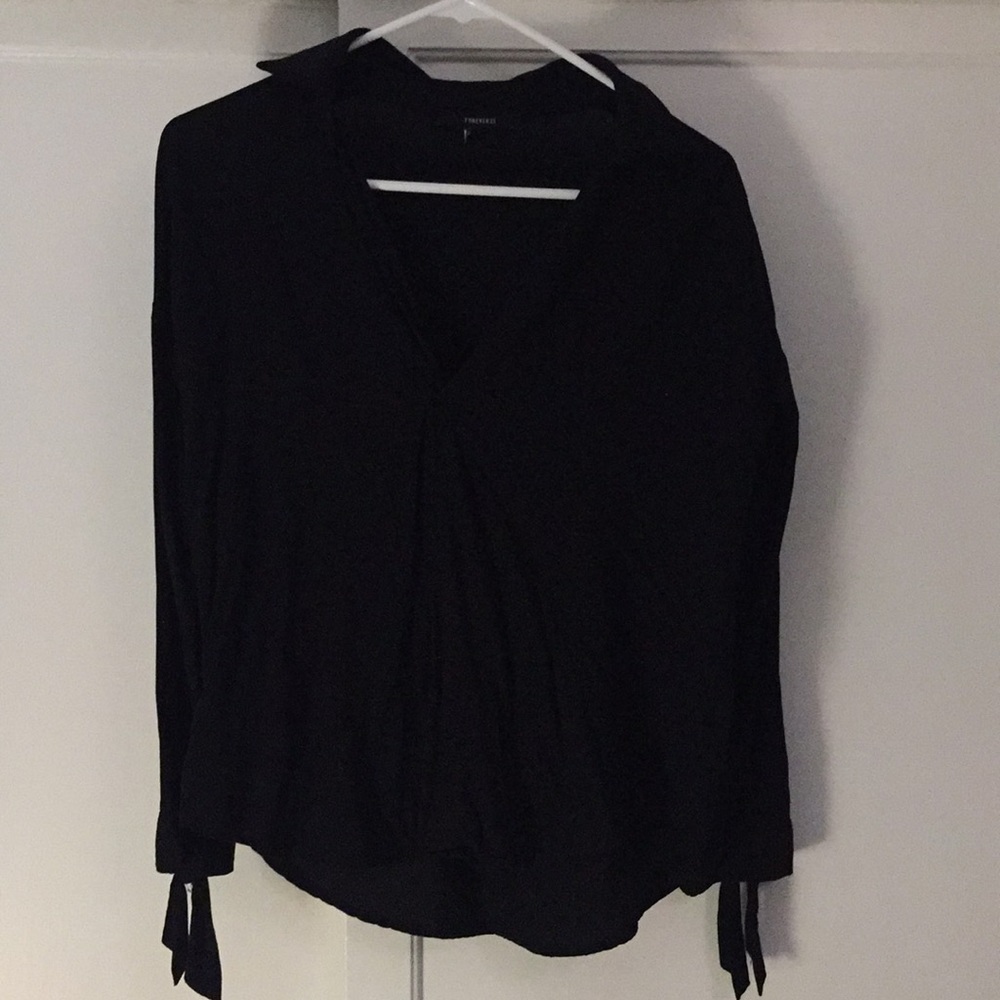 Forever21 cute black blouse with knots sleeves